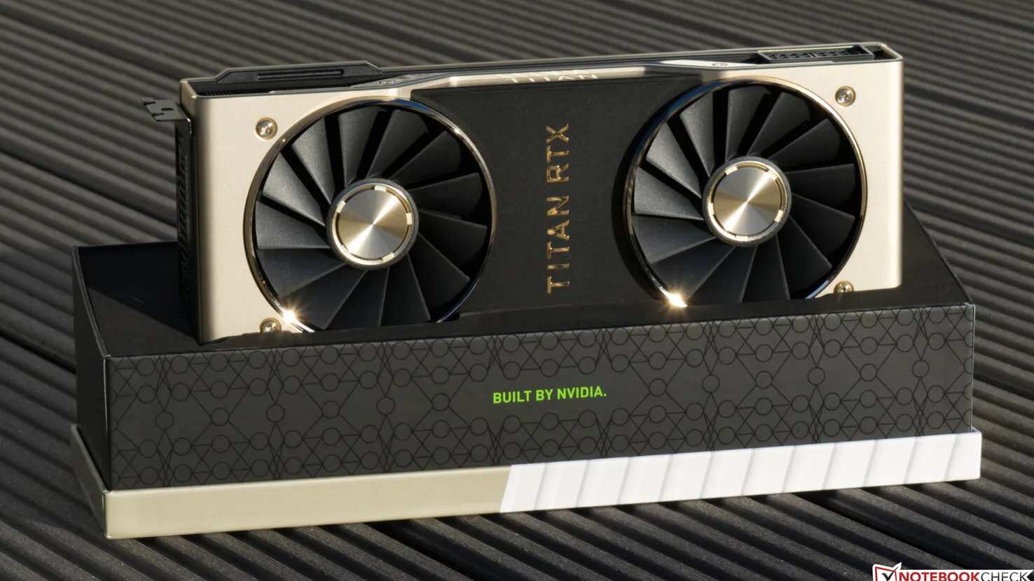 کارت گرافیک انویدیا Ada Titan (2)