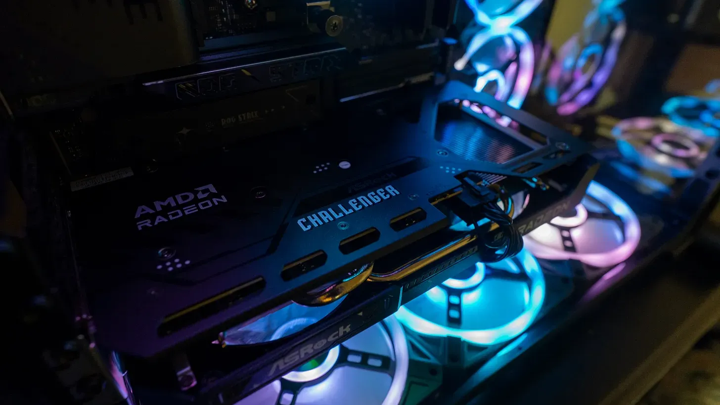 نقد و بررسی کارت گرافیک AMD RX 9060 XT 16GB (3)