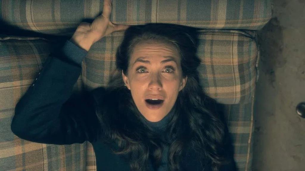 کیت سیگل در یکی از سریال‌های ترسناک مایک فلنگن مانند The Haunting of Hill House